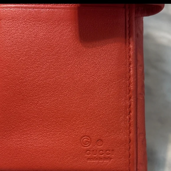 Authentic Gucci 'GG' Scarlet Embossed Leather  Cardholder Wallet - Picture 8 of 8